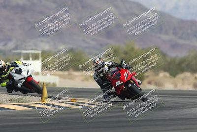 media/Oct-30-2025-Racers Edge (Thu) [[dabbdaf680]]/3-B Group/Session 2 (Turn 14)/